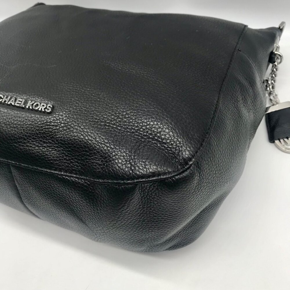 Michael Kors Black Leather Chandler Convertible Shoulder Bag. - Picture 8 of 10